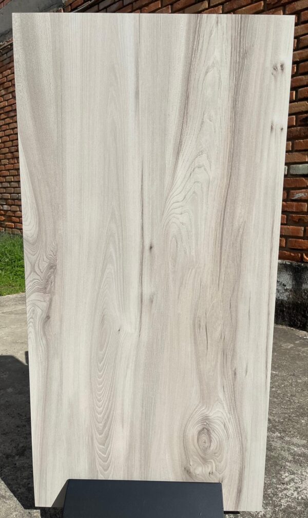 Divine Wood Silver